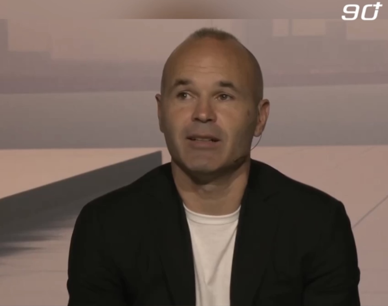 İniesta “Barselona”ya qayıtmaq istəyir