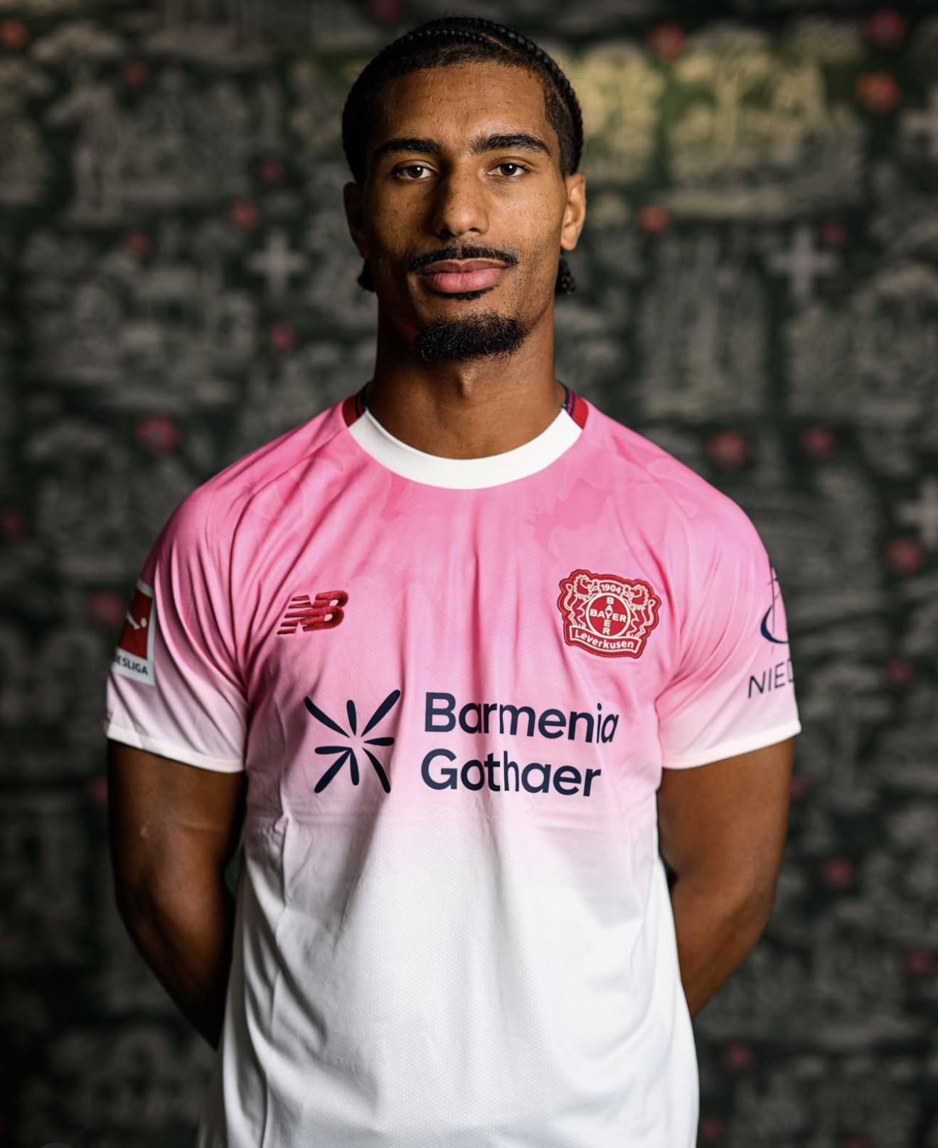 “Bayer” yeni müdafiəçi aldı - “Sevilya”dan