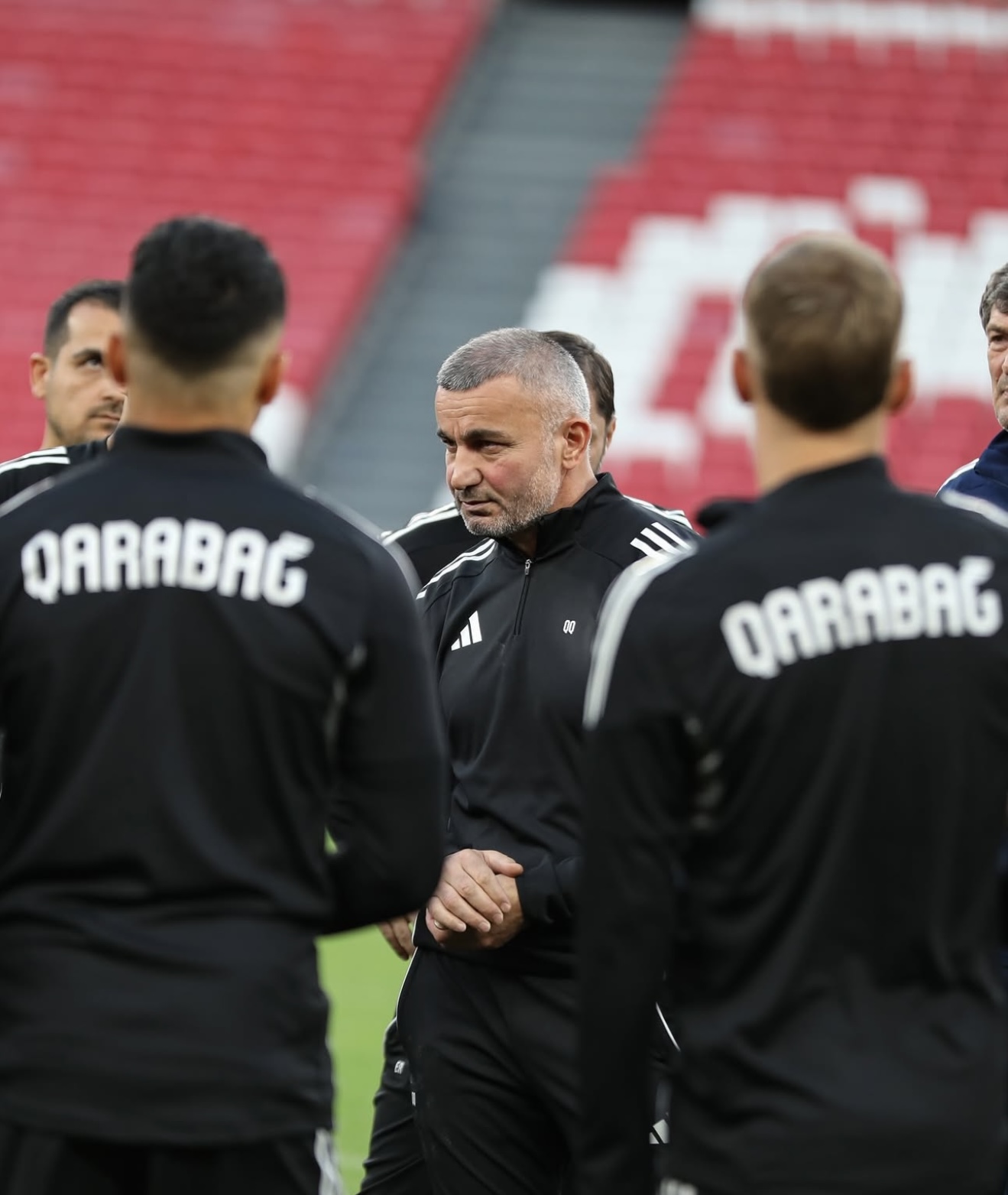 Qurban Qurbanov: “Benfika favoritdir”