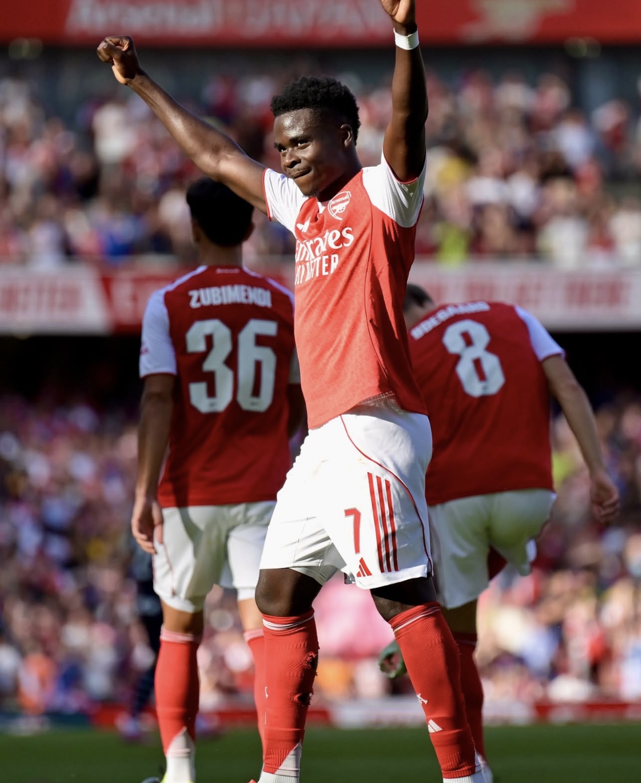 Bukayo Saka “Arsenal”da qalmaq istəyir