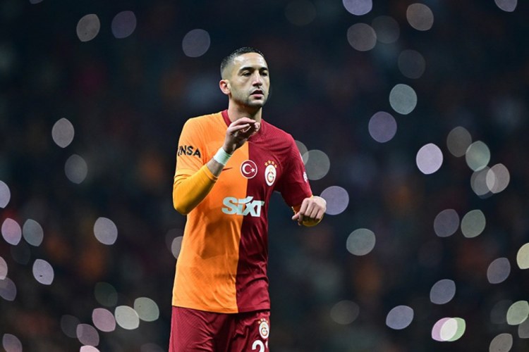 Məşhur futbolçu Niderlanda geri dönür