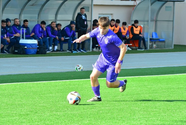 Azərbaycan millisinin üzvü əməliyyat olundu