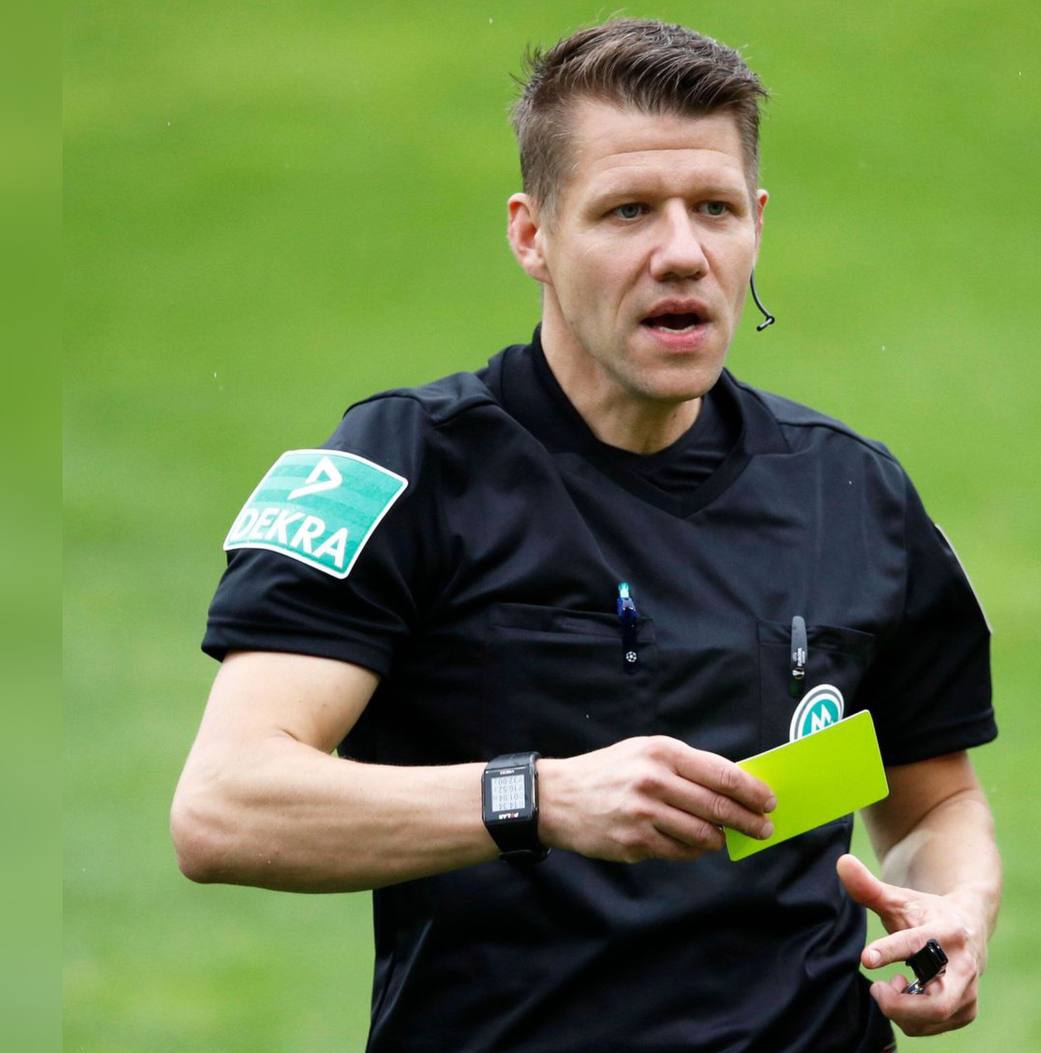 Alman hakimdən futbolu dəyişən qaydalar