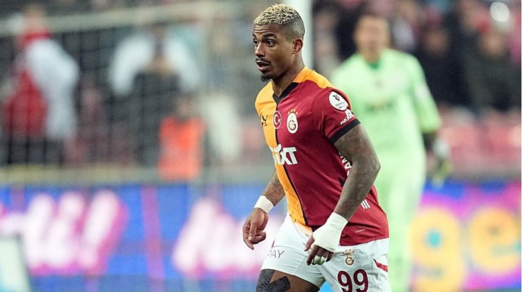 "Yuventus" "Qalatasaray"dan futbolçu almaq istəyir