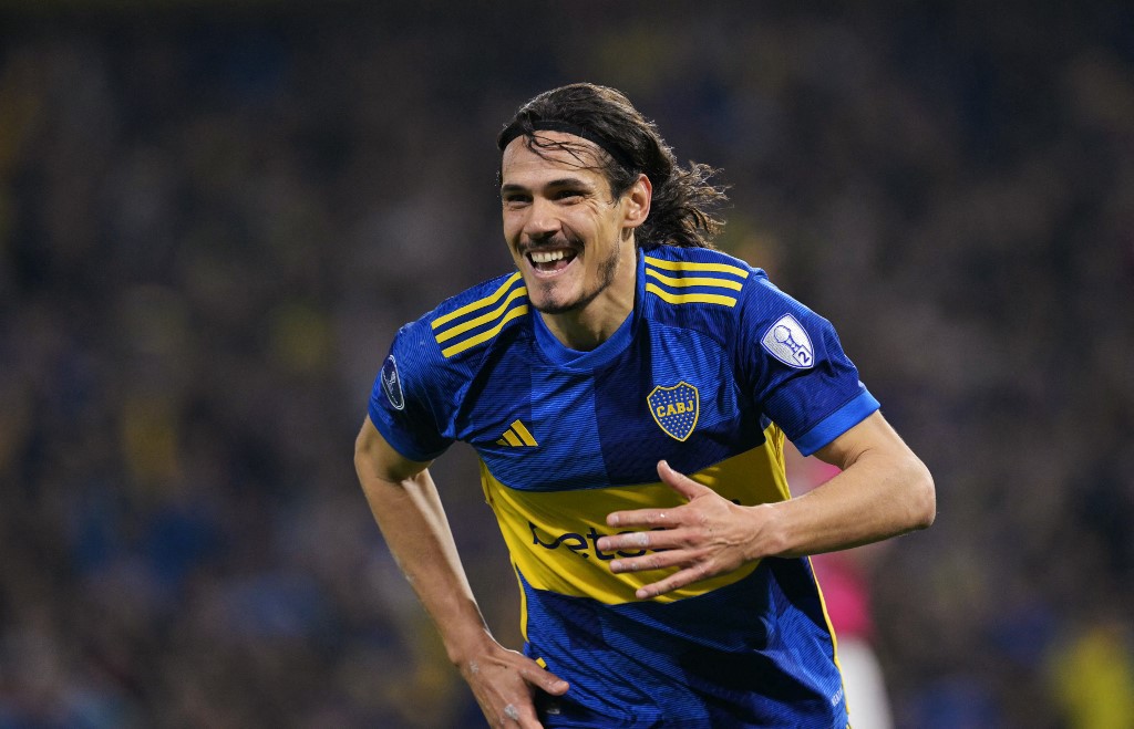 Məşhur hücumçu karyerasını bitirdi