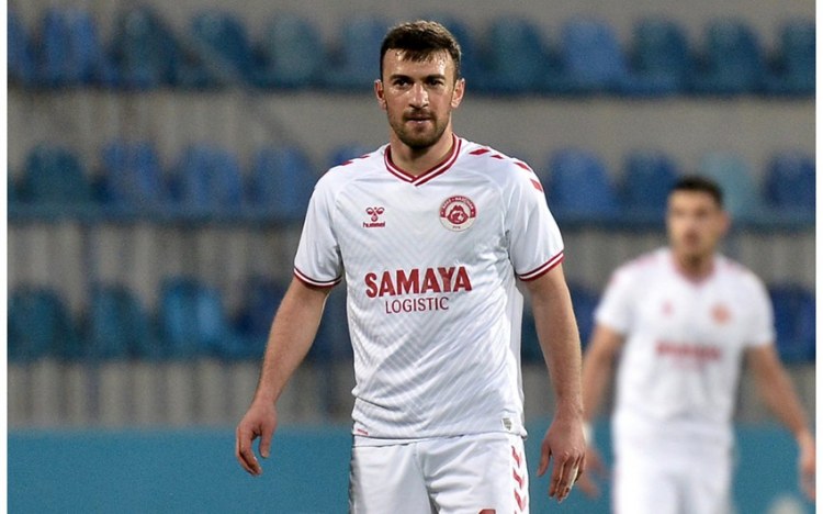 Qara Qarayevi bu iki klub transfer etmək istəyir