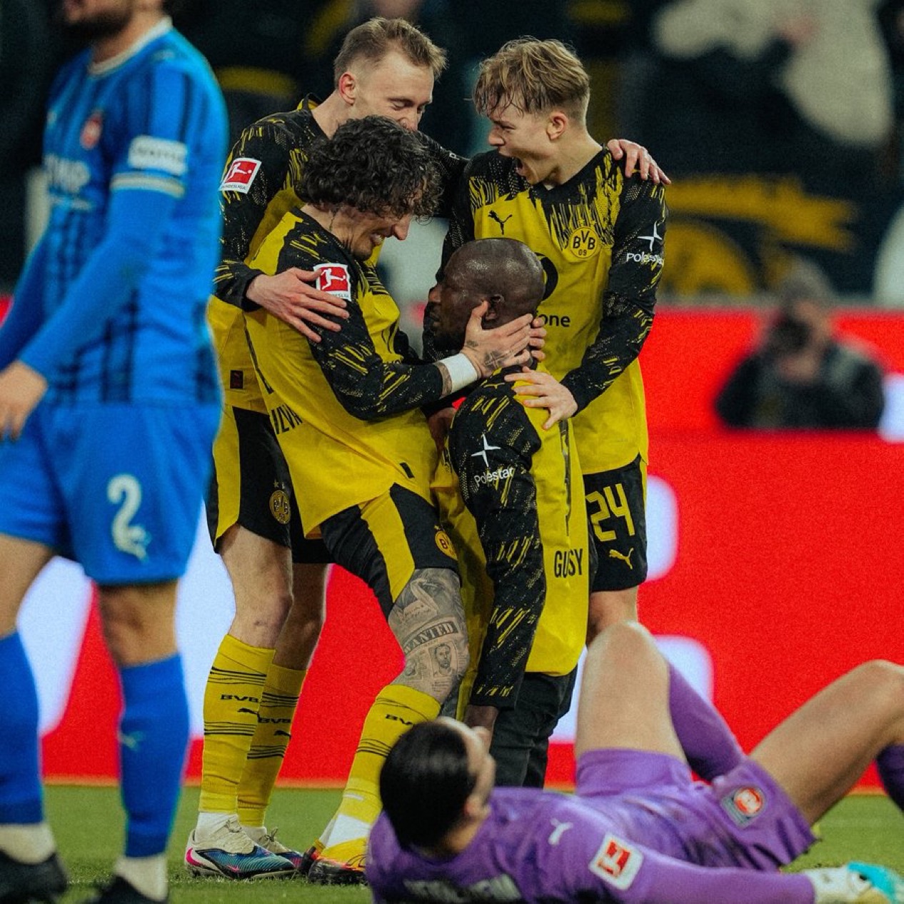 “Borussiya Dortmund” geridönüşlə çempionluq yarışına qoşuldu