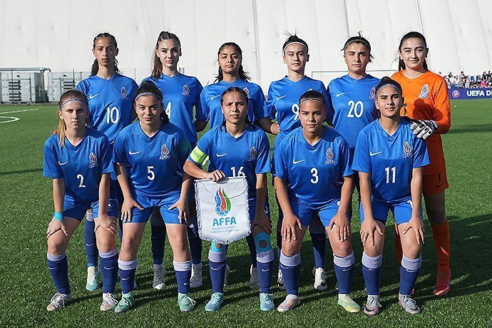 Milli komanda 11 qol fərqi ilə uduzdu