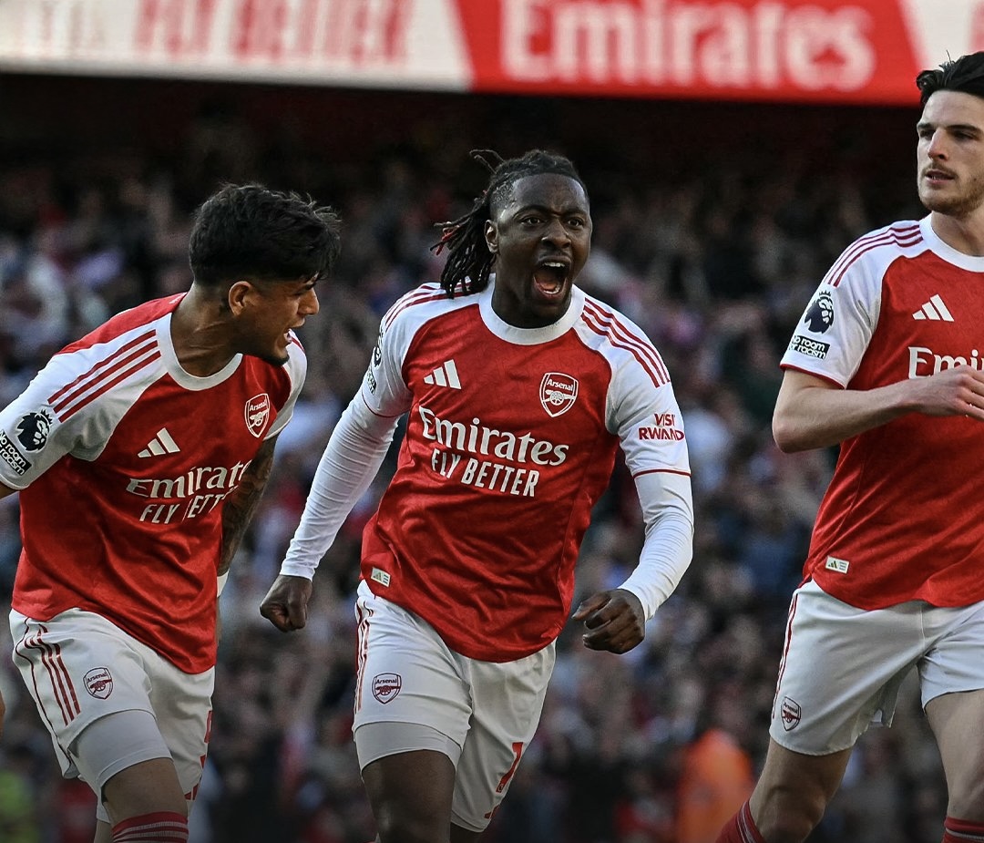 Eze “Arsenal”ı liderliyə qaytardı